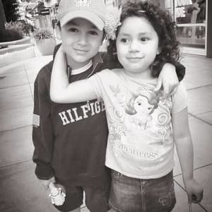 Meet your Posher, Kika